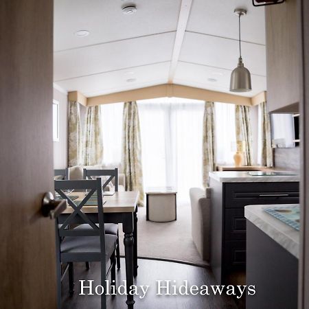 Holiday Hideaways Lytchett Minster Bagian luar foto