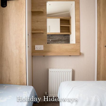 Holiday Hideaways Lytchett Minster Bagian luar foto